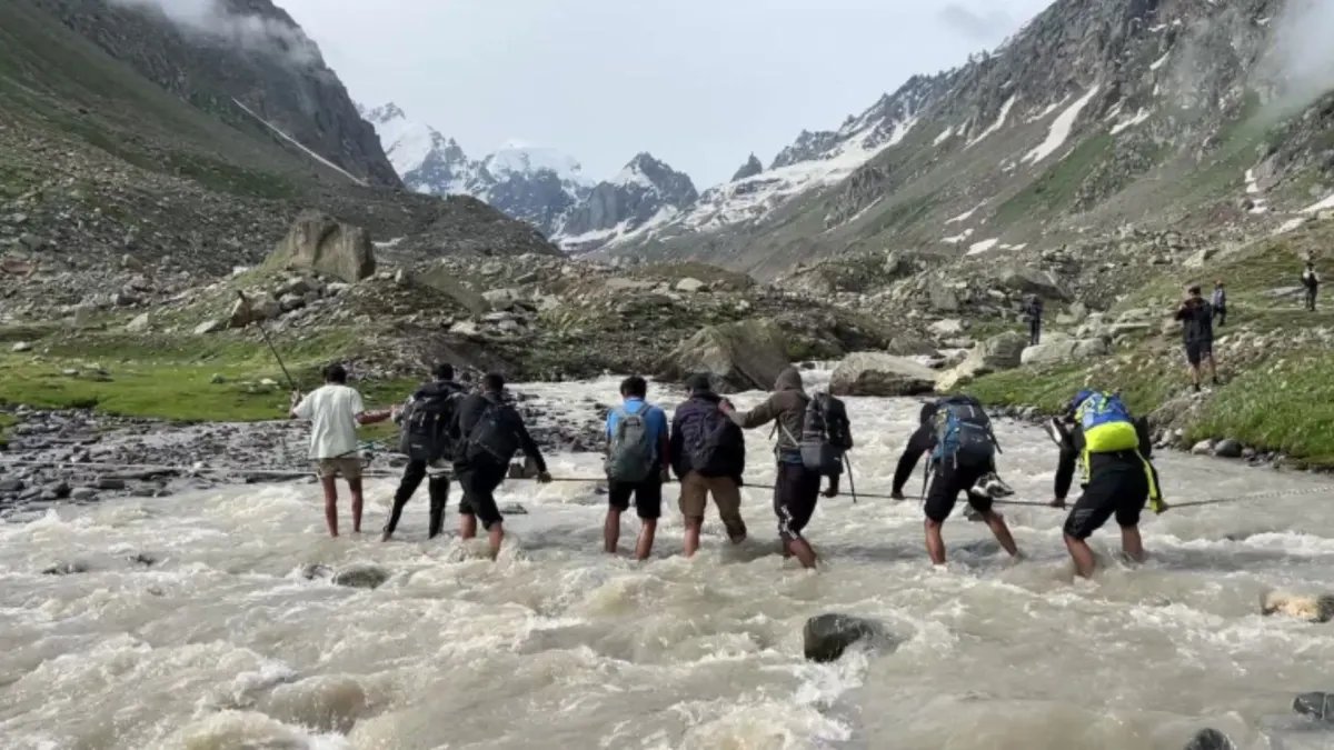 Hampta Pass Trek itinerary image 3